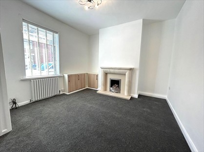2 Bed Terraced House, Oxford Street, WN7