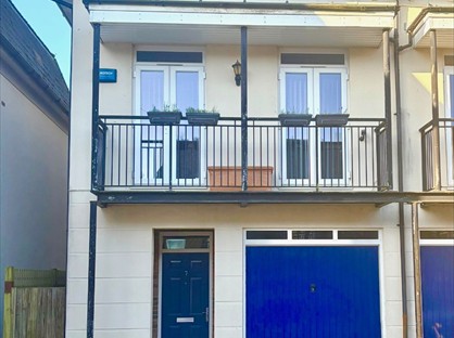 4 Bed Semi-Detached House, Exchange Mews, TN4