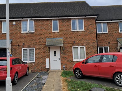 3 Bed Terraced House, Buttercup Avenue, ME12