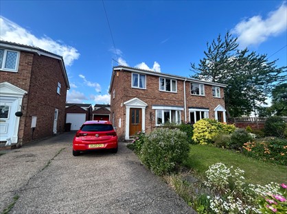 3 Bed Semi-Detached House, Chequerfield Court, WF8