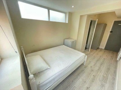 Studio Flat, Empire Road, UB6