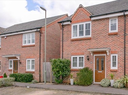 3 Bed Semi-Detached House, Clayhanger, GU4