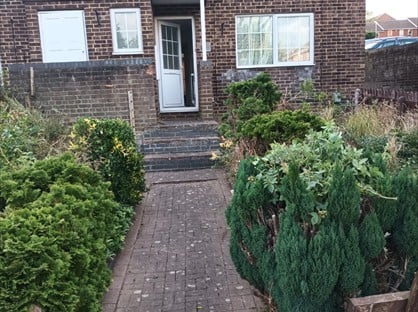 3 Bed Semi-Detached House, Close, LU3