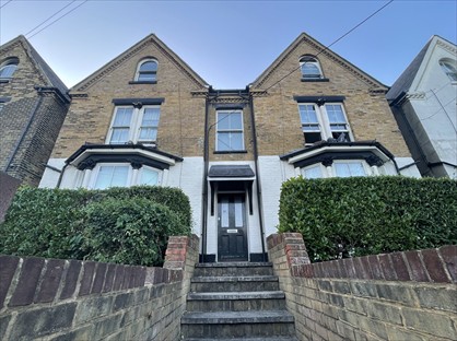 1 Bed Flat, Railway Street, ME7