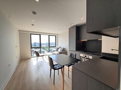 1 Bed Flat, Dutton Street, M3