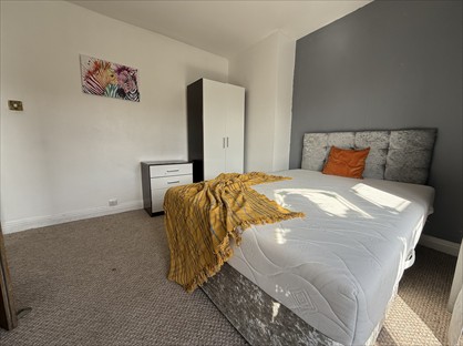 Room in a Shared House, Chesterton Grove, M43