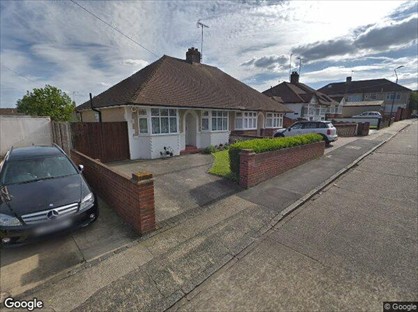 Studio Flat, Elm Grove, DA8