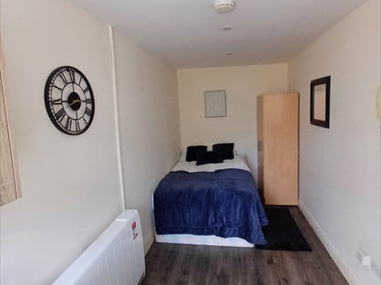 1 Bed Flat, Parkside Avenue, DA7