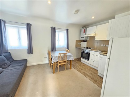 2 Bed Maisonette, Watling Street, WD7