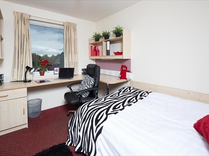 1 Bed Flat, Hyde Grove, M13