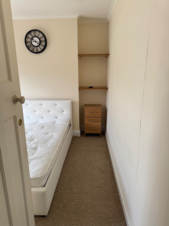 Rugby - Room in a Shared House, Benn Street, CV22 - To Rent Now for £ ...