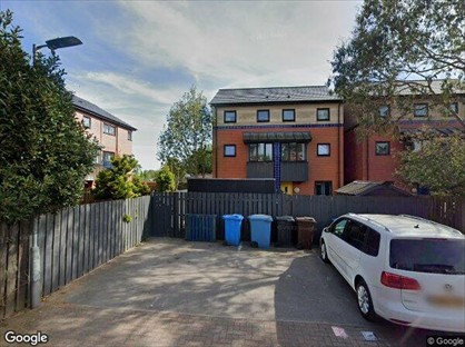 4 Bed Semi-Detached House, Abbey Way, HU5