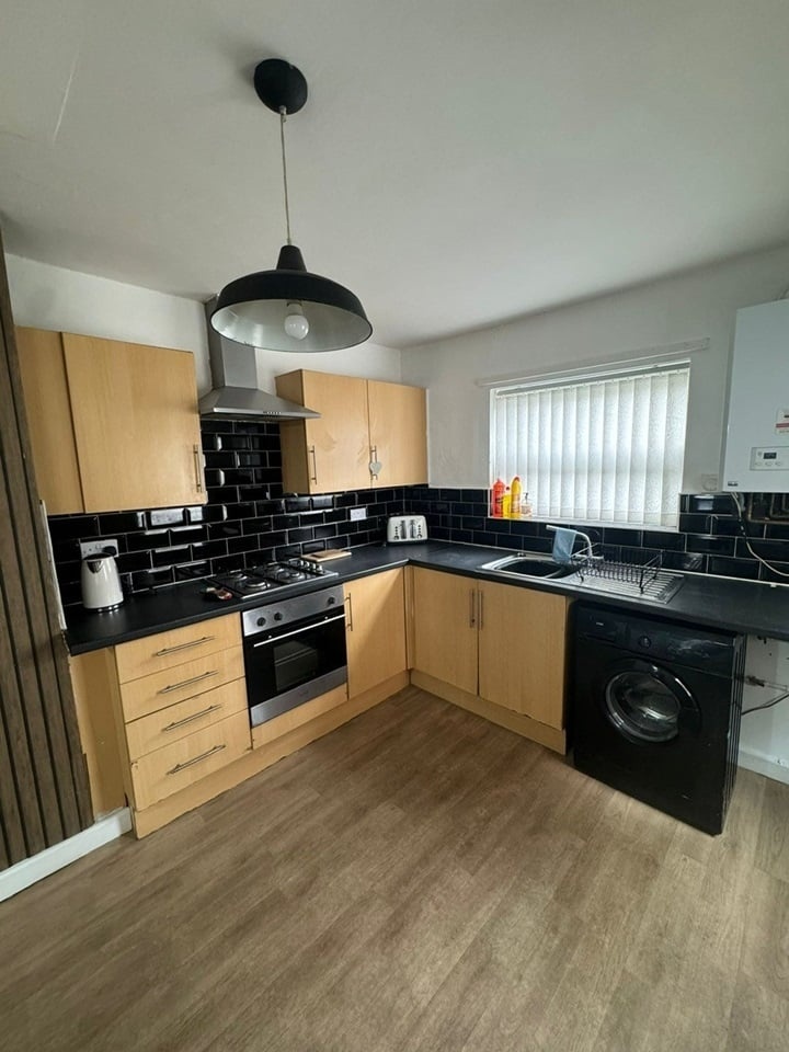 4 Bed Terraced House, Rathbone Road, L15