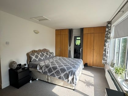 Room in a Shared House, Toynbee Road, SW20