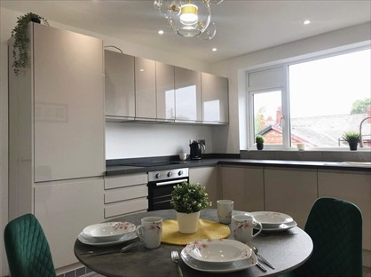3 Bed Flat, Fairfield Court, M14