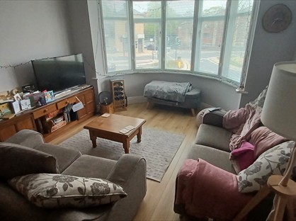 2 Bed Flat, Harrogate Road, LS17