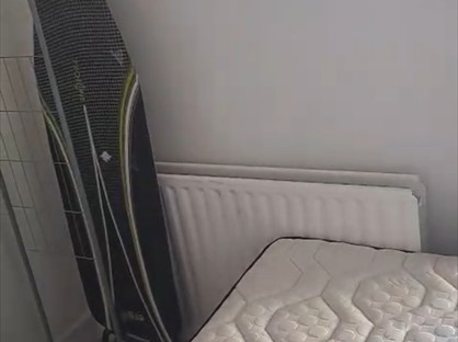 Room in a Shared Flat, Walton Street, KT20