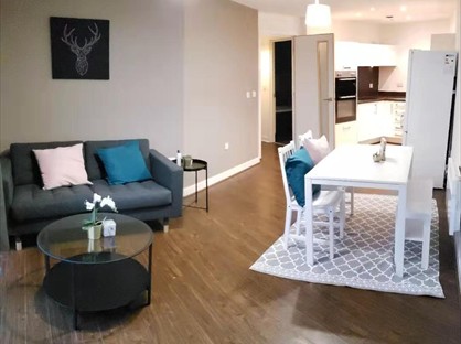 2 Bed Flat, Southside, B5