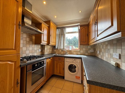 4 Bed Semi-Detached House, Deanscroft Avenue, NW9