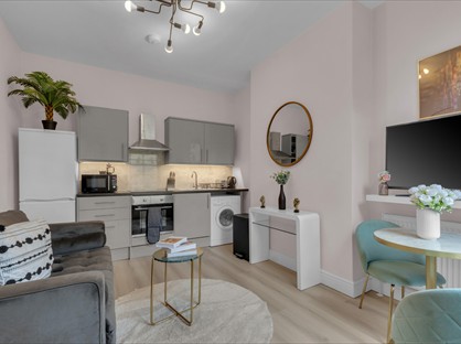 1 Bed Flat, Lena Gardens, W6