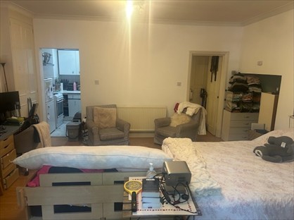 Studio Flat, Hammersmith Grove, W6
