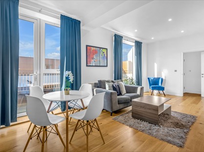 1 Bed Flat, Central House, TW3