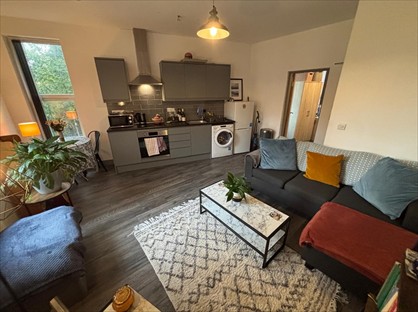 1 Bed Flat, Buckingham Mount, LS6