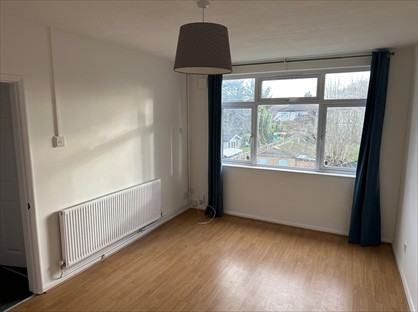 2 Bed Maisonette, Chingford Avenue, E4