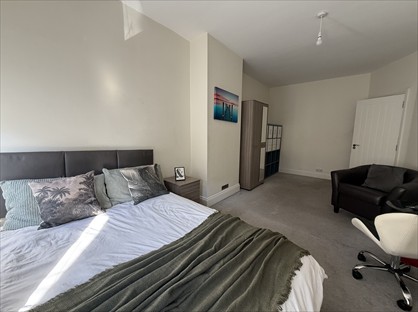 Room in a Shared Flat, Station Approach, KT14