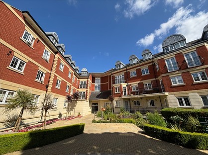 3 Bed Flat, Eastcote Road, HA5