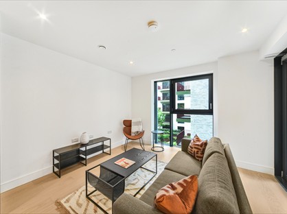 1 Bed Flat, Hawksbury Heights, SE17