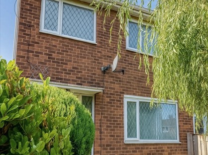 3 Bed Semi-Detached House, Poplar Green, WF8