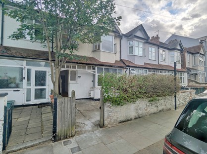 4 Bed Terraced House, Gladesmore Road, N15