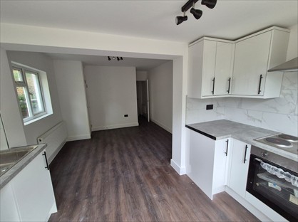 2 Bed Flat, Rainham Road, NW10