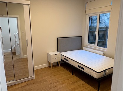 Room in a Shared House, Wearside Road, SE13