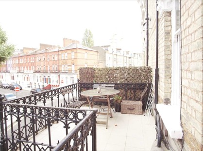 2 Bed Flat, Warwick Gardens, W14