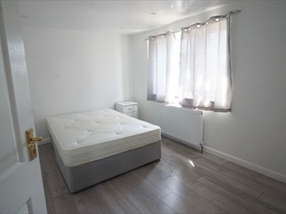 3 Bed Semi-Detached House, Blisworth Close, UB4