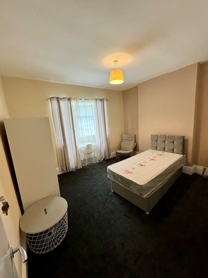 Room in a Shared House, Shirecliffe Lane, S3