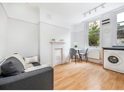 1 Bed Flat, Cleveland Street, W1T