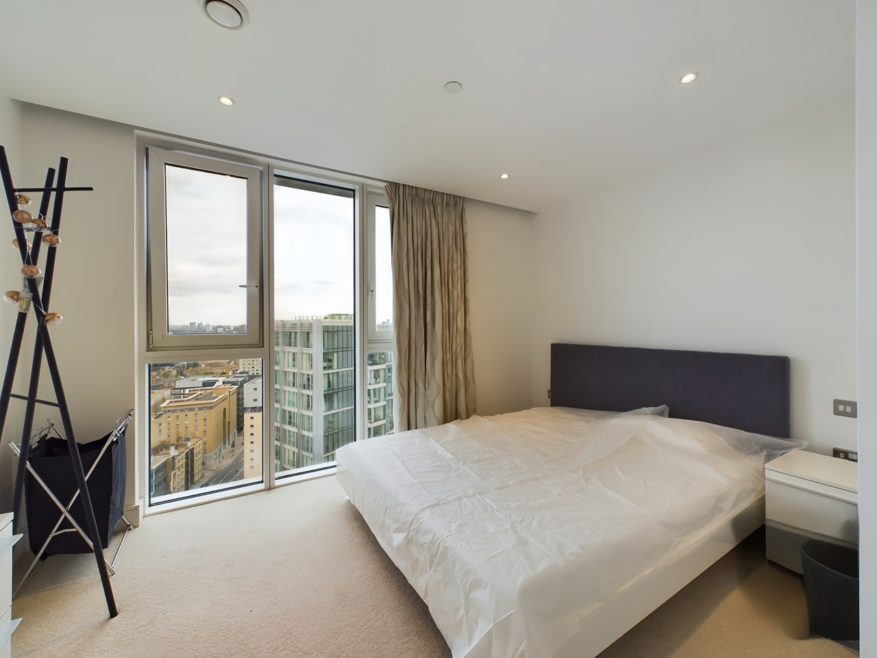 London - 2 Bed Flat, Altitude Point, E1 - To Rent Now for £3,500.00 p/m