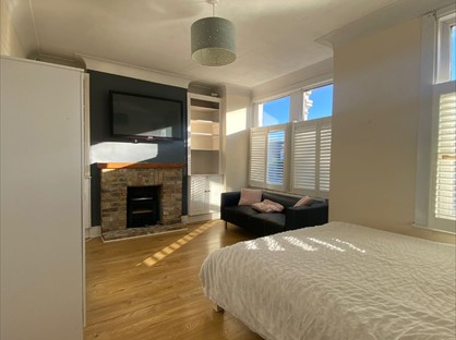 Room in a Shared House, Merton Road, SW18