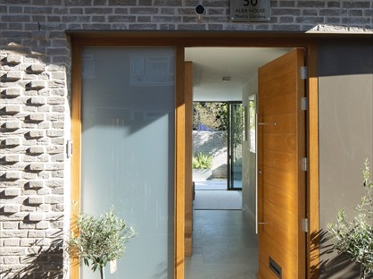 3 Bed Detached House, Morris Gardens, SW18