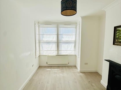 3 Bed Detached House, Selwyn Avenue, E4