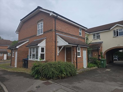 1 Bed Terraced House, Springfield Place, KT3