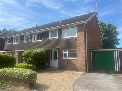 3 Bed Semi-Detached House, Kingsfield, BH24