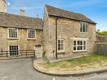 1 Bed Terraced House, Old Coombe House, GL8