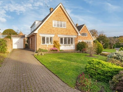 3 Bed Detached House, Keswick Drive, GU18