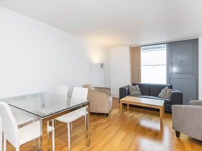2 Bed Flat, Stadium Mews, N5