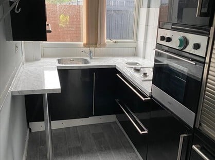 2 Bed Terraced House, Clivewood Walk, M12