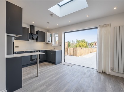 5 Bed Terraced House, St. Margarets Avenue, SM3